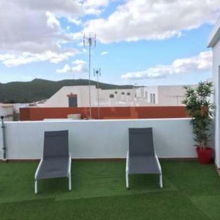 Apartamentos Cerca Del Aeropuerto إيخينيو المظهر الخارجي الصورة