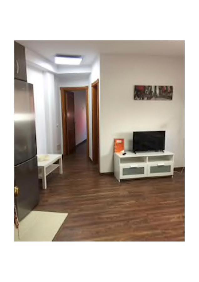 Apartamentos Cerca Del Aeropuerto إيخينيو المظهر الخارجي الصورة