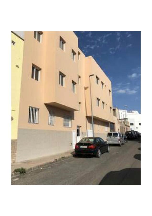 Apartamentos Cerca Del Aeropuerto إيخينيو المظهر الخارجي الصورة