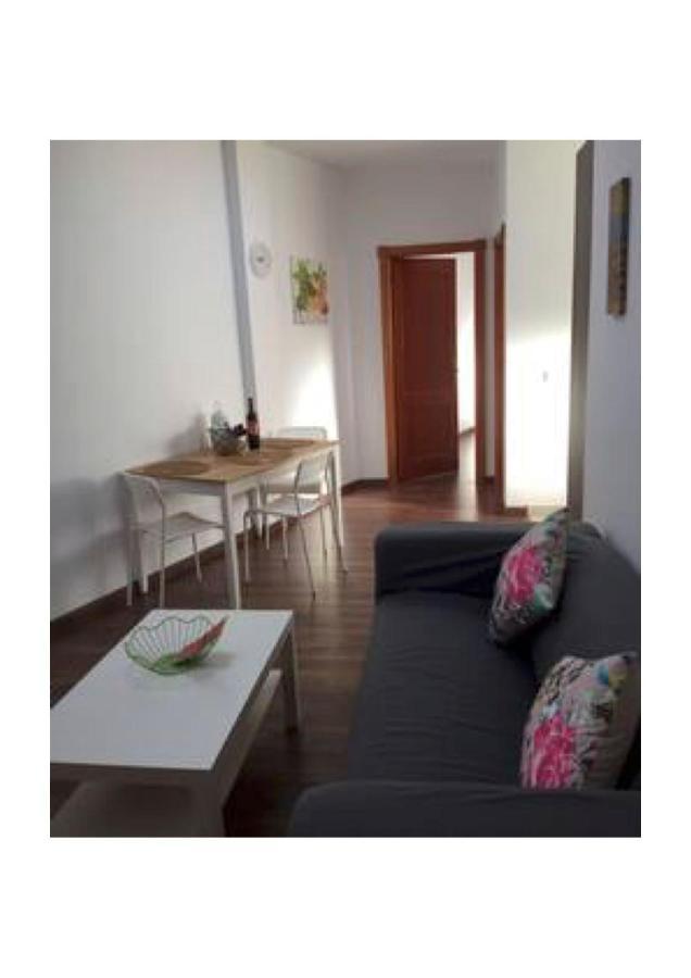 Apartamentos Cerca Del Aeropuerto إيخينيو المظهر الخارجي الصورة