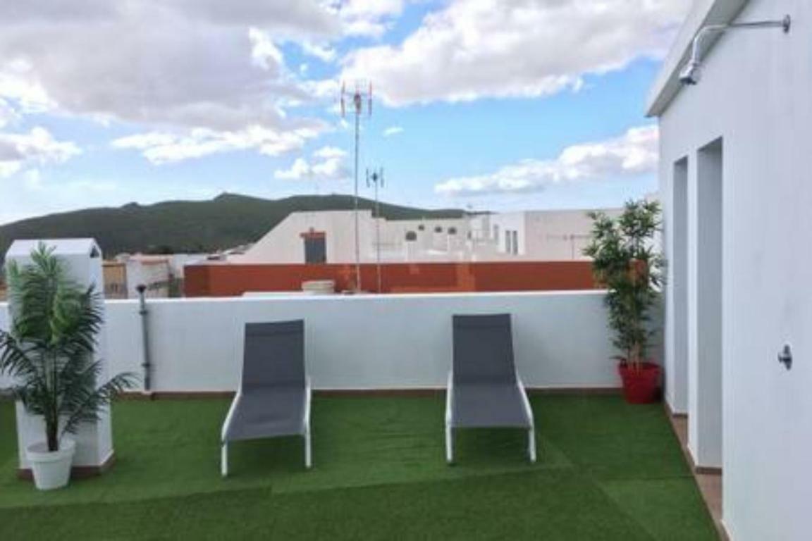 Apartamentos Cerca Del Aeropuerto إيخينيو المظهر الخارجي الصورة
